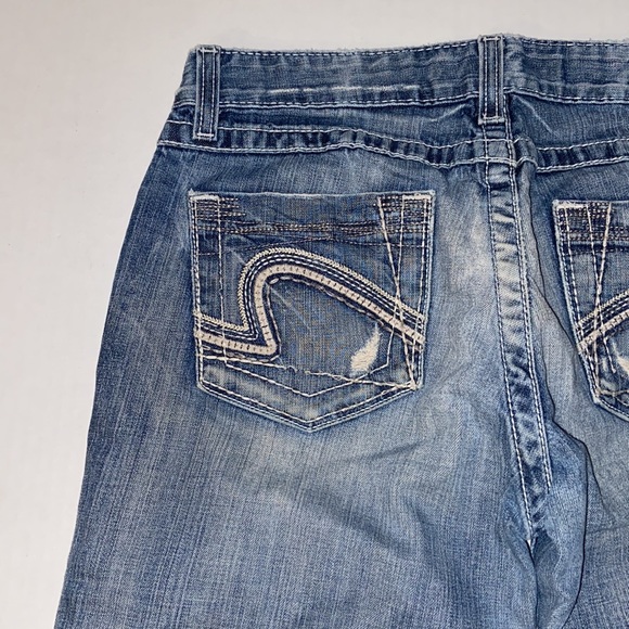 BKE Stella Women’s Size 30 Blue Distressed Jean Shorts - Picture 4 of 14